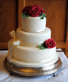 Red and White Wedding Cake 