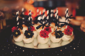 Wedding Cake pops with Sugar Flower 